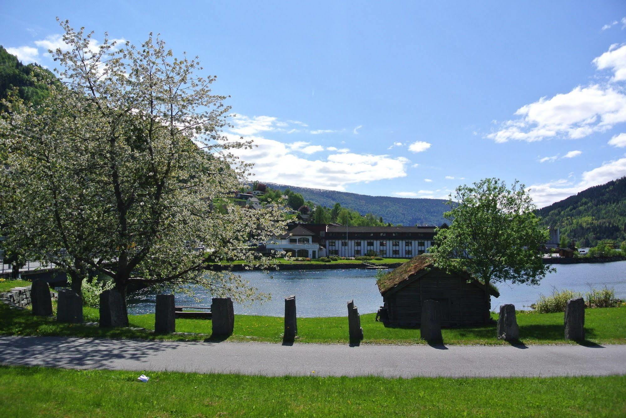 Visnes Hotel Stryn Bagian luar foto